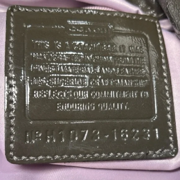 Coach Alexandria Olive Green Patent Leather Shoulder Tote Bag GUC! - Picture 3 of 9